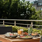 Crowne Plaza By Ihg Otel 4*
