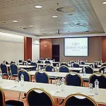 Crowne Plaza By Ihg Otel 4*