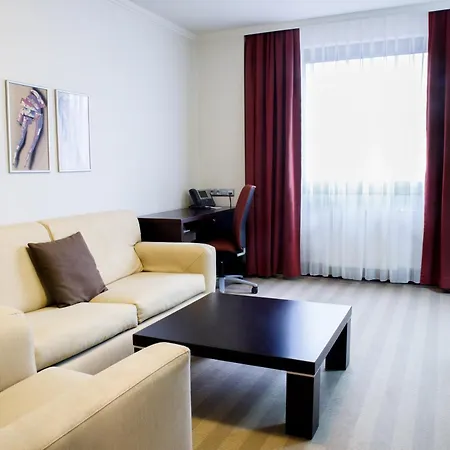 Crowne Plaza By Ihg Hotel