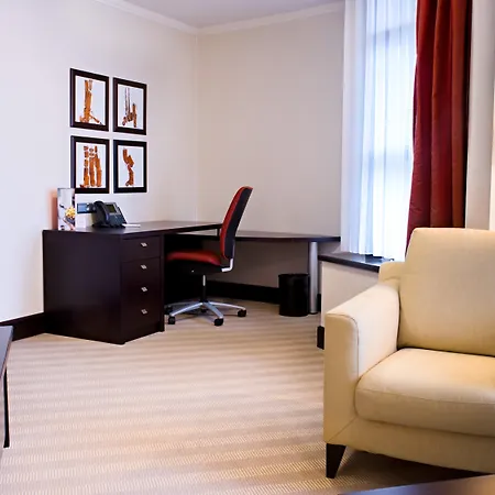 Crowne Plaza By Ihg Hotell