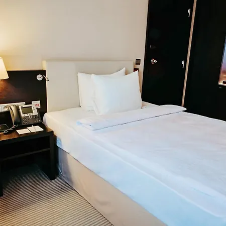 Crowne Plaza By Ihg Hotell 4*