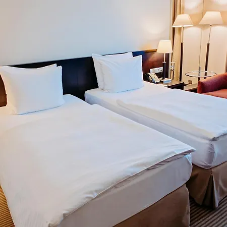Crowne Plaza By Ihg Hotell Bratislava