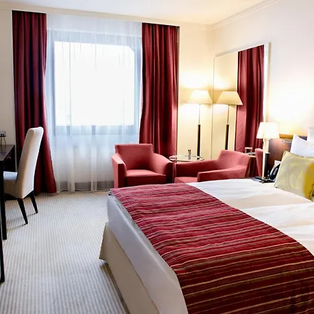 Crowne Plaza By Ihg Hotell