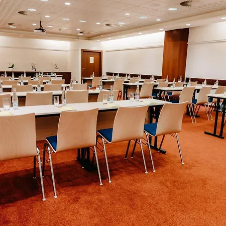 Crowne Plaza By Ihg Hotel 4*