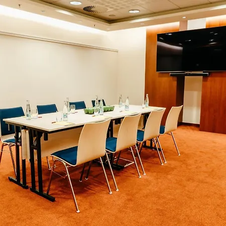 Hotell Crowne Plaza By Ihg 4*