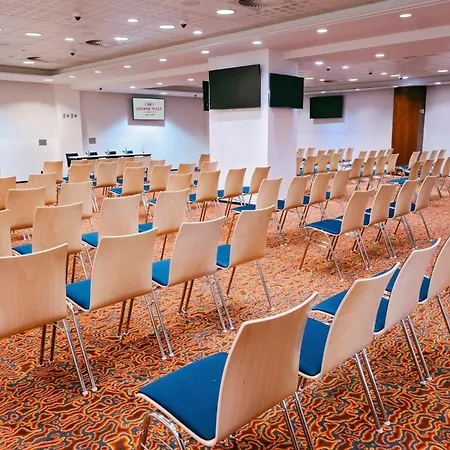 Crowne Plaza By Ihg Hotell 4*