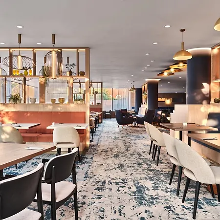 Crowne Plaza By Ihg 4*