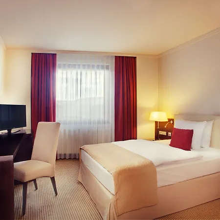 Crowne Plaza By Ihg Hotell