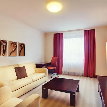 Crowne Plaza By Ihg Hotell Bratislava