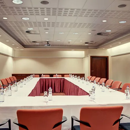 Crowne Plaza By Ihg
