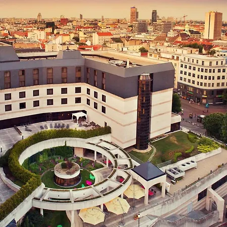 Crowne Plaza By Ihg Hotel 4*