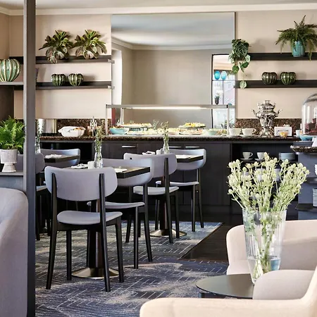 Crowne Plaza By Ihg Hotel
