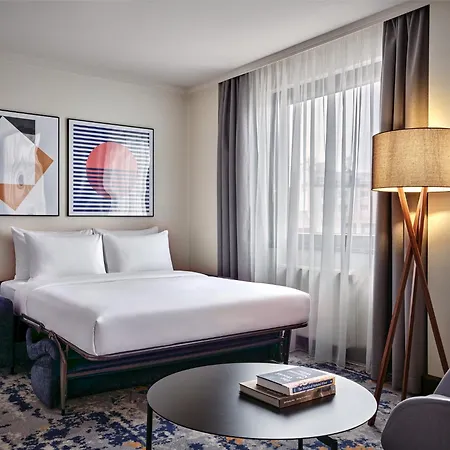 Crowne Plaza By Ihg Otel
