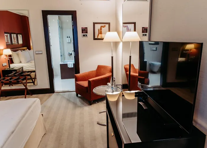 Hotel Crowne Plaza By Ihg 4*