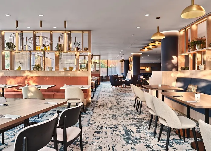 Crowne Plaza By Ihg 4*