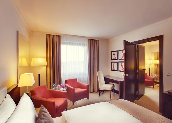Crowne Plaza By Ihg Hotel 4*