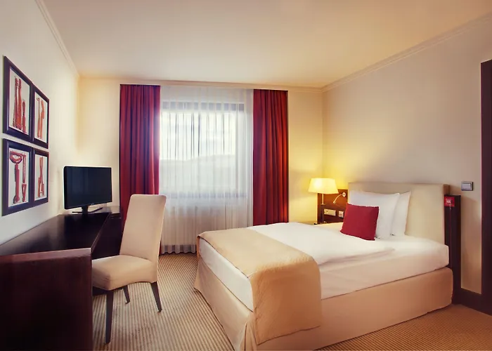 Crowne Plaza By Ihg Hotell