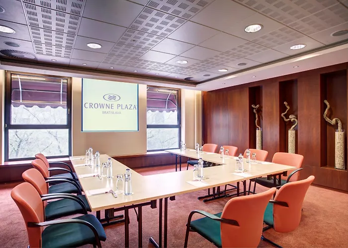Crowne Plaza By Ihg Hotell Bratislava