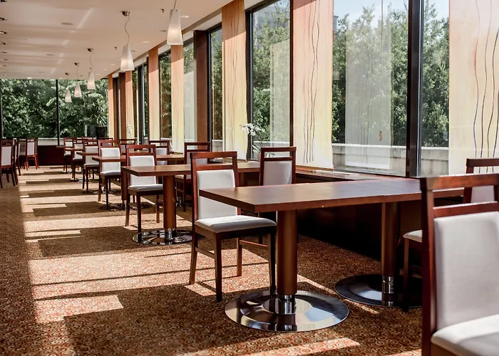 Hotel Crowne Plaza By Ihg 4*