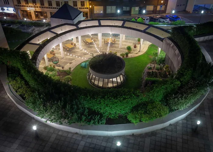 Crowne Plaza By Ihg 4*