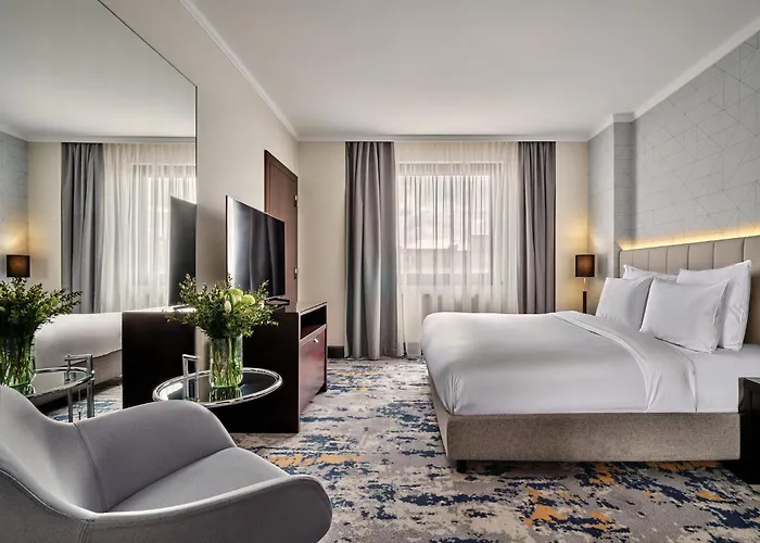 Crowne Plaza By Ihg 4*