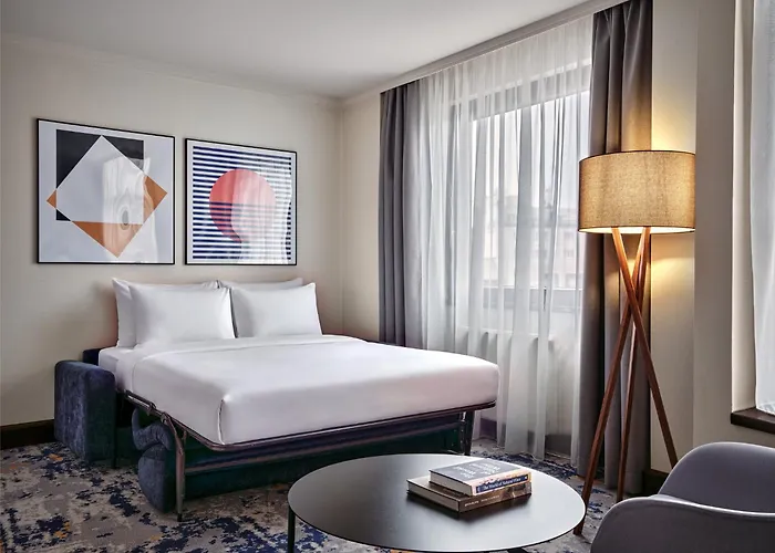 Crowne Plaza By Ihg Hotel