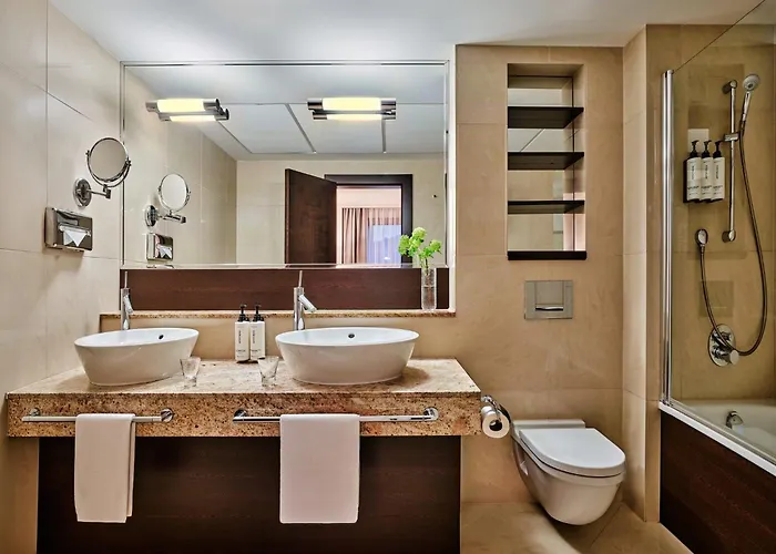 Crowne Plaza By Ihg Hotell Bratislava