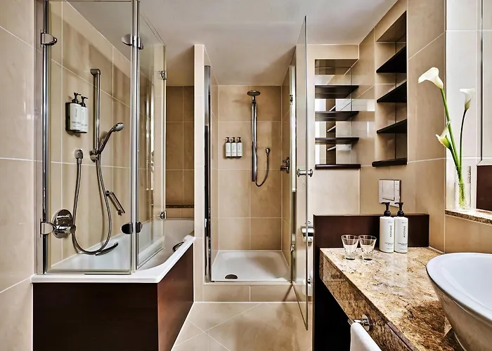 Crowne Plaza By Ihg 4*