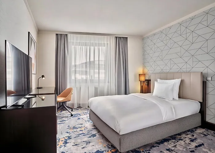 Crowne Plaza By Ihg Hotel 4*