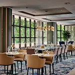 Crowne Plaza By Ihg Hotel 4*