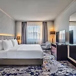 Crowne Plaza By Ihg Hotel 4*