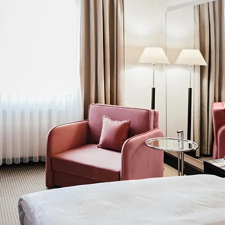 Crowne Plaza By Ihg Hotel 4*