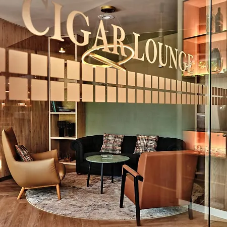 Crowne Plaza By Ihg Hotel