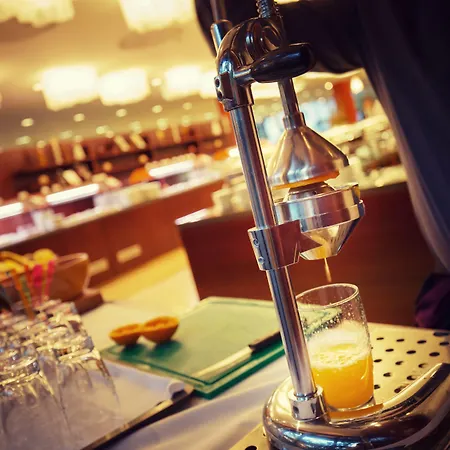 Crowne Plaza By Ihg