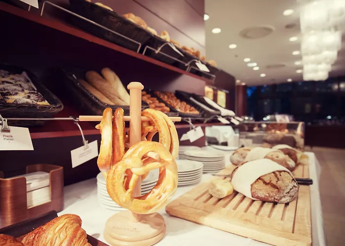 Crowne Plaza By Ihg Otel