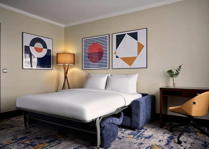 Crowne Plaza By Ihg Otel 4*